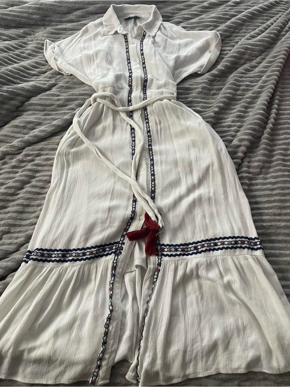 White and blue boho dress with pockets and tie belt